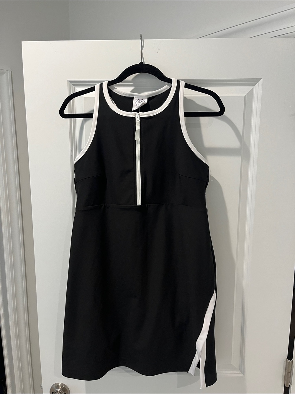Black and White Sleeveless Zip-Front Dress